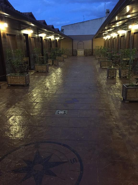 Alojamiento Hotel Rural Lalola Villacanas Eksteriør bilde
